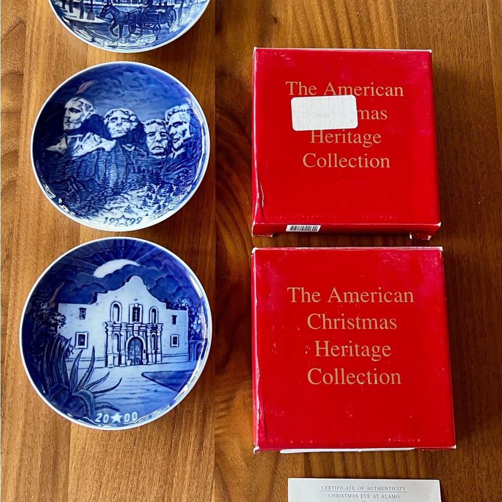 American Christmas Heritage plate by Bing & Grøndahl